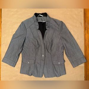 White/Black Blazer Size:8